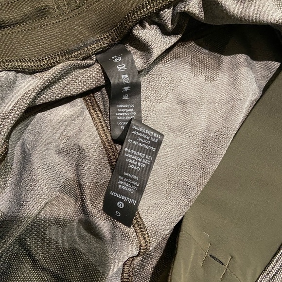 Lululemon Athletica Camo Men Shorts - Picture 3 of 3